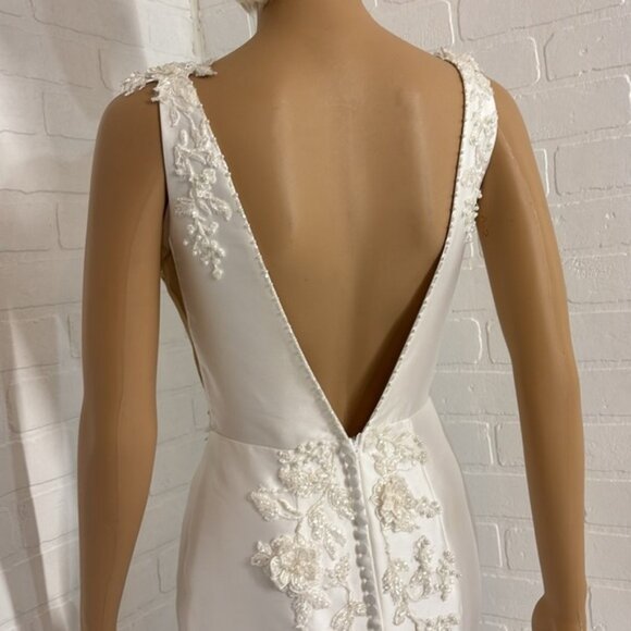 Isabella Talya Wedding Dress Fit & Flare with Train size 6 Mikado blend - Picture 10 of 16